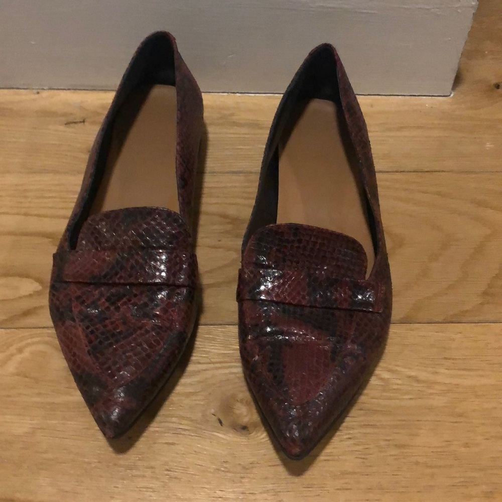 Red/Black snakeskin pattern loafers